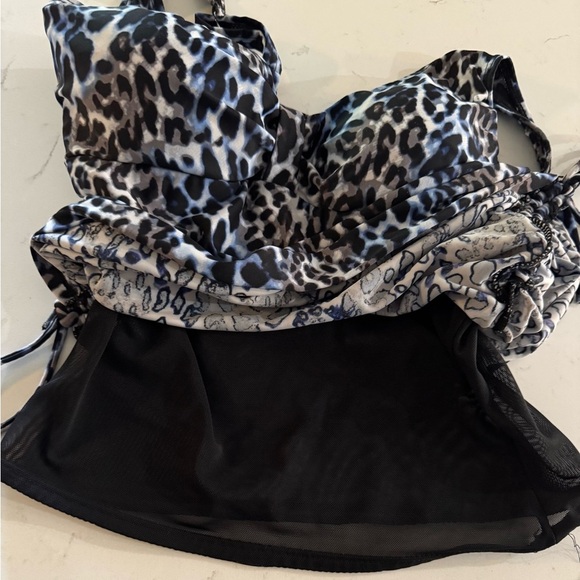 Silhouette Solutions Blue and White Ruched Swimsuit Top size 8 - Picture 9 of 10